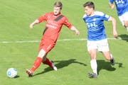 Mario Kuhn (links) gab nach langer Verletzungspause ein erstaunliches Comeback. Ein Torerfolg blieb allerdings auch ihm verwehrt. (Bild: Beat Lanzendorfer)