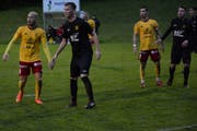 Die zwei Tore von Goalgetter Dave Obrist (links) reichten Flawil gegen Neckertal-Degersheim nicht zum Sieg. (Bild: Beat Lanzendorfer)