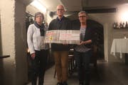 Erika Facci, CSB Gossau, der evangelische Pfarrer Klaus Fischer und Vreni Ehrat von der Solidarität Gossau (v.l.). (Bild: Rossella Blattmann)