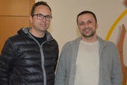 Sportchef Andreas Breitenmoser, links, und Domenico Esposito, der neue Trainer des FC Kirchberg. (Bild: Beat Lanzendorfer)