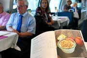 Die Speisewagen für die neuen Doppelstockzüge der SBB werden ab dem Fahrplanwechsel vom 9. Dezember schrittweise eingeführt. Die Zentralschweiz profitiert davon aber nur am Rande. (Bild: Walter Bieri/Keystone (Luzern, 21. August 2018))