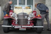 Oldtimer ziehen überall, wo sie auftauchen neugierige Blicke auf sich. Da wird sich die Classica St.Gallen vom Sonntag in nichts von der Oldimermesse auf dem Olma-Areal (Bild) unterscheiden. (Bild: Samuel Schalch - 31. Oktober 2016)