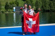 Patricia Merz (rechts) und Teamkollegin Frederique Rol feiern ihren 3. Platz. (Bild: Roger Grütter, Luzern, 2. Juni 2019)