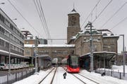 Einer der neuen Tango-Züge der Appenzeller Bahnen am Gaiserbahnhof in St.Gallen. Hier wurden die ehemalige Gaiser- und die ehemalige Trogenerbahn zur Durchmesserlinie verbunden. (Bild: Michel Canonica - 7. Februar 2019)