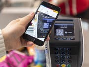 Das Bezahlen über Apps wie Twint hat in den letzten Jahren stark zugenommen. (Bild: Christian Beutler/Keystone)