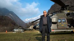 Verteidigungsminister Guy Parmelin verbrachte 82 Stunden über den Wolken. (KEYSTONE/Ti-Press/Gabriele Putzu)