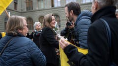 Bundesratswahlen Bern. Die Urner begrüssen Heidi Z'graggen. Bild: Corinne Glanzmann (Bern, 05. Dezember 2018)