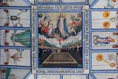 Die Aufnahme Marias in den Himmel: diese Szene zeigt das Hauptbild an der Decke der Wallfahrtskirche Hergiswald. (Bild: Nadia Schärli, Obernau, 9. August 2019)