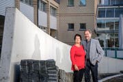Der Lebensbrunnen vor dem Alters- und Pflegeheim: Eva und Noldi Hess führten die Fläckematte während 28 Jahren. (Bild: Pius Amrein (Rothenburg, 12. Oktober 2018))