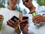 Jugendliche verpassen sich über die sozialen Medien häufig ein Image, das mit der Wirklichkeit wenig zu tun hat. (Bild: Martin Ruetschi/Keystone, Zürich, 25. September 2011)