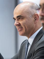 Bundesrat Alain Berset an der Medienkonferenz. (Bild: Keystone)