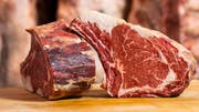 Fleisch scheidet die Geister: Ist es gesund oder nicht? (Bild: KE)