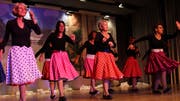 Der Damenturnverein schwingt das Tanzbein. (Bilder: Manuela Olgiati)