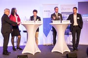 Die Podiumsteilnehmer im Casino Luzern (von links): Peter Föhn, Yvette Estermann, Moderator Kari Kälin, Damian Müller und Felix Howald. (Bild: Manuela Jans-Koch, 8. November 2018)
