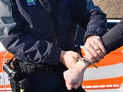 Die Polizei hat am Mittwochabend zwei Männer festgenommen. (Bild: Kapo SG)