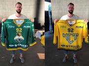 Thurgaus Goalie Janick Schwendener präsentiert seine zwei Leibchen für die Saison 2018/19. (Bilder: Matthias Hafen)