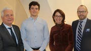 An der Nominationsversammlung der FDP-Regionalpartei St.Gallen-Gossau (von links): Heinz Loretini (Gossau), Tom Allgoewer (St.Gallen) und Präsident Mic Kummer (St.Gallen) mit der neugewählten FDP-Nationalrätin Susanne Vincenz-Stauffacher (Gaiserwald). (Bilder: PD/Thomas Percy - 29. Oktober 2019)