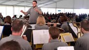 Der Musikverein Islikon-Kefikon spielt vor rund 900 Zuhörern.