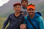 Bei seiner dritten Expedition in Kirgistan darf Damian Göldi eine Weile die Gastfreundschaft einer kirgischen Familie geniessen. (Bild: PD)