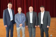 Von links: VR-Präsident Kurt Baumann, Reto Almer, neuer Finanzchef, Leo Näf, alter Finanzchef, und Geschäftsleiter Claudio Bianculli.