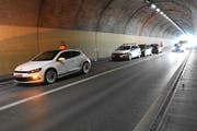 Im Tunnel Flooz in Lichtensteig musste die Einfahrt Richtung Wil nach einem Unfall für rund eineinhalb Stunden gesperrt werden. (Bild: Kapo)