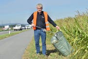 Peter Schenk fätzlet entlang der Frauenfelderstrasse in Weinfelden. (Bild: Mario Testa)