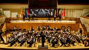 Das Orchester während des Wettspiels auf der grossen Bühne in Valencia.