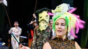 Besuch bei den Proben: Marysol Schalit als Zofe Adele. Bild: Tanja Dorendorf / T+T Fotografie