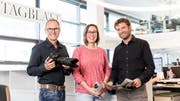 Die Foto-Jury: Ralph Ribi (Fotograf), Christina Brunner (Bildchefin), Stefan Schmid (Chefredaktor).