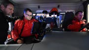 In der Fahrerkabine des RLF hat es einen grossen Bildschirm. (Bild: Manuel Nagel)