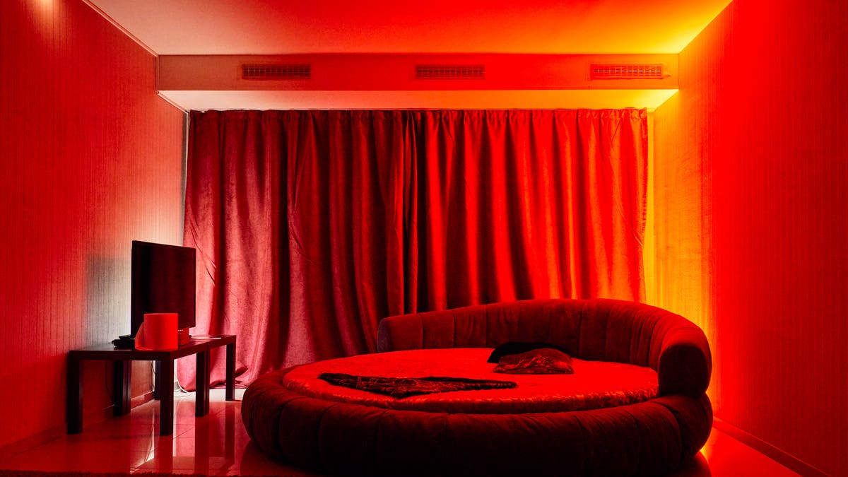 Sex Mit Den Hübschen Nachbarinnen Sex Mit Den Hübschen Nachbarinnen