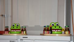 Diese Krokodile warten wohl auf den Einsatz an der heutigen Party in der Eventhalle. (Bild: Ruben Schönenberger, 11. Mai 2019)