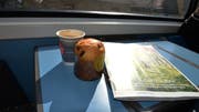 Kaffee, Panettone und das "Via"-Magazin zum Schmökern: So verläuft die Zugfahrt noch kurzweiliger.