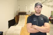 Skicross-Rennfahrer Jonas Lenherr will diese Saison in jedem Weltcuprennen im Kampf um den Sieg mitreden. (Bild: Robert Kucera)
