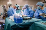 Im Markt für Privatkliniken bringen sich die Akteure in Stellung. (Bild: Gaetan Bally/Keystone, 23. August 2016)