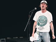 Slampoet Marco Gurtner gewann im Neubad mit Bühnenpräsenz und einem Text über die Antihelden der Skipiste. (Bild: Christian Felber, Luzern, 30. März 2019)