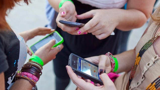 Porno, Sexting und Co. sind heimliche Gefahren für Porno, Sexting und Co. sind heimliche Gefahren für