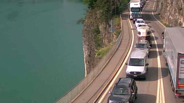 Behinderungen am Axen nach Unfall | Luzerner Zeitung