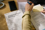 Das Urner Sozialhilfegesetz bedarf einer Revision, findet CVP-Landrat Flavio Gisler . (Bild: KEYSTONE/Christian Beutler)