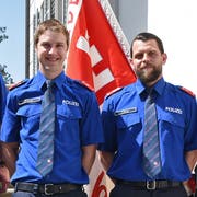 Die neu aufgenommenen Polizisten: Adrian Durrer (links) und Thomas Michel. Bild: PD (Sarnen, 30. Mai 2018)