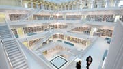 Eindrückliche Architektur: Die Stadtbibliothek in Stuttgart offeriert ein einmaliges Büchererlebnis. (Bild: PD)