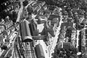 Zur Zeit der Stadtverschmelzung am 1. Juli 1918 war das Gebiet zwischen Schibenertor (oben im Bild) und St.Leonhard bereits grossstädtisch dich überbaut. (Bild: Stadtarchiv Ortsbürgergemeinde St.Gallen/Sammlung Foto Gross)