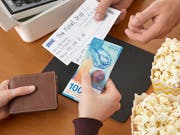 Als letzte der neuen Banknotenserie erscheint die 100er-Note in einem neuen Design. (Bild: SNB)