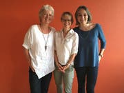 Regula Rusconi (Mitte) löst Ulla Ahmann (links) und Cristina De Biasio Marinello (rechts) als Präsidentinnen von «Mosaik» ab. (Bild: PD)