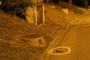 Der Schacht an der Heiligkreuzstrasse, der einen Pneu am Auto des flüchtende Lenkers aufschlitzte.