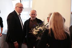 Deutlich unterlegen: FDP-Kandidat Marco De Col (Mitte) mit Kantonalpräsident Hans-Melk Reinhard. (Bild: Roger Zbinden, Sarnen, 20. Oktober 2019)