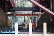 220 Kubikmeter Beton wurden am Mittwoch auf der Baustelle in Ulisbach verwendet. (Bild: Michael Hehli)