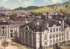 Die Tonhalle auf dem Unteren Brühl auf einer 1911 gelaufenen Ansichtskarte. Der Bau wurde nach über 20 Jahren Planungszeit von 1906 bis 1909 erstellt. (Bild: Sammlung Reto Voneschen)