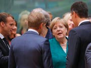 Frankreichs Präsident Emmanuel Macron (Links) und die deutsche Kanzlerin Angela Merkel am EU-Gipfel in Brüssel. (Bild: KEYSTONE/EPA/OLIVIER HOSLET)
