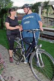 Michael Huber freut sich auf die Special Olympics in Genf. Begleitet wird er von Coach Anita Regli (Bild: Marion Wannemacher (Sarnen, 24. Mai 2018))